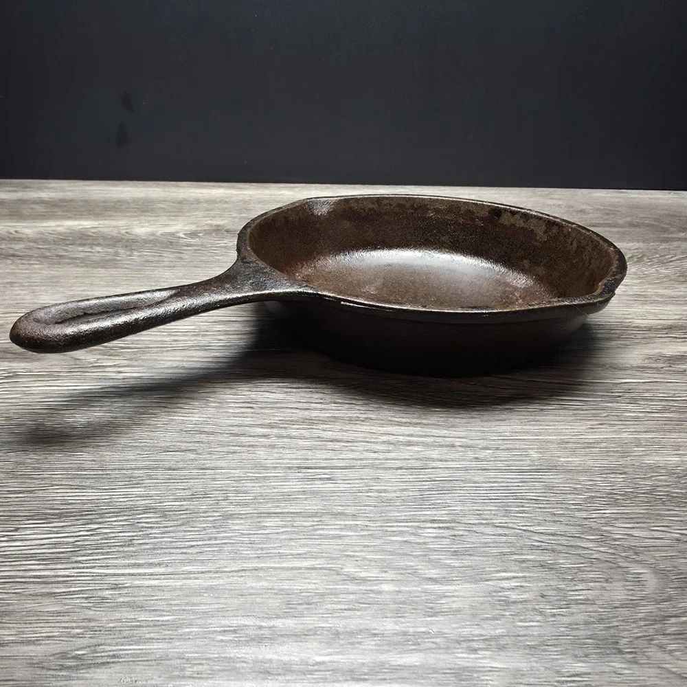 Vintage Lodge 3SK Cast iron Skillet 6.5